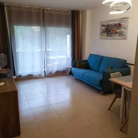 Precioso Piso Cerca De Playa Fenals Con 2 Piscinas Y Terraza Appartement Lloret de Mar