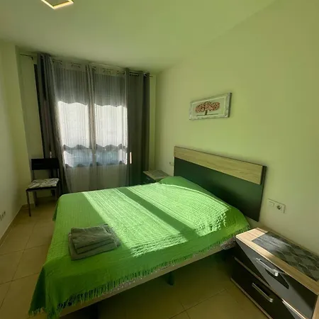 Precioso Piso Cerca De Playa Fenals Con 2 Piscinas Y Terraza * Lloret de Mar