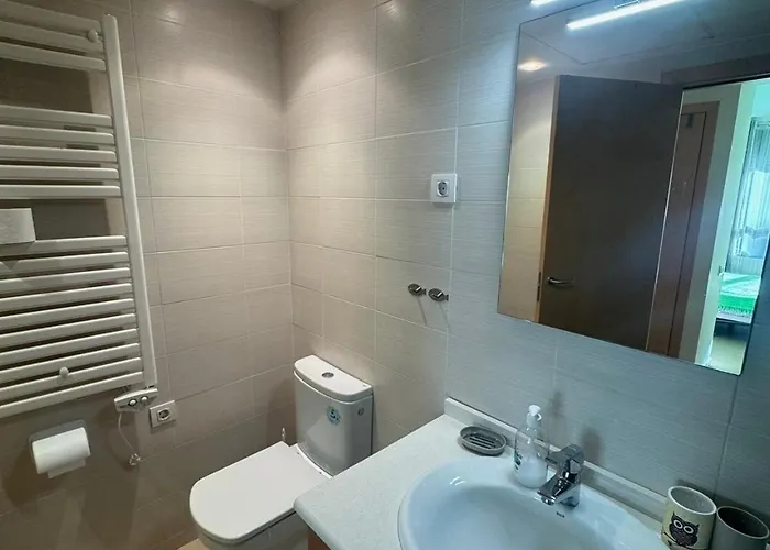 Precioso Piso Cerca De Playa Fenals Con 2 Piscinas Y Terraza