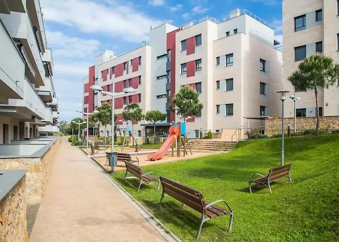 Precioso Piso Cerca De Playa Fenals Con 2 Piscinas Y Terraza *